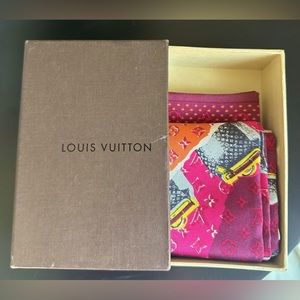 Louis Vuitton CHÂLE Monogram Shine 100% Silk Scarf